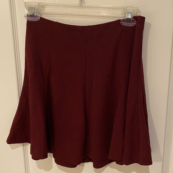 Burgundy Skirt Banana Republic - Picture 2 of 4